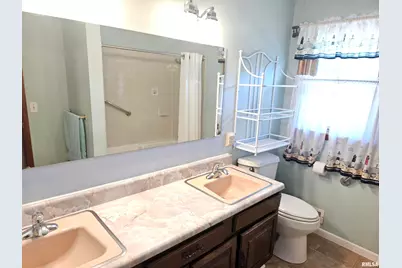 2131 W Sunnybrook Drive, Quincy, IL 62301 - Photo 22