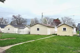 422 45th St, Moline, IL 61265 - Photo 22