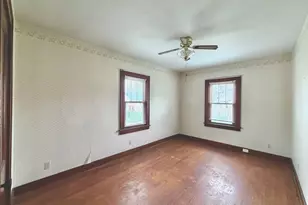 422 45th St, Moline, IL 61265 - Photo 12