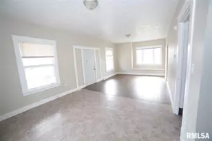 1212 Glenhurst Ct, Rock Island, IL 61201 - Photo 2