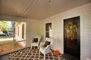 903 E 2nd Ave, Monmouth, IL 61462 - Photo 2