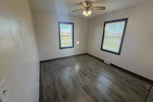 3 Suburban, Milan, IL 61264 - Photo 20