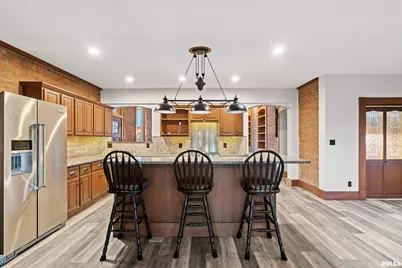 7216 Valley Drive, Bettendorf, IA 52722 - Photo 18