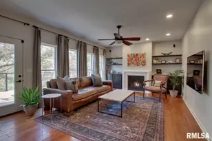 5585 Woodcrest Dr, Quincy, IL 62305 - Photo 2