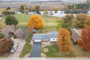 592 Lake Dr, Woodhull, IL 61490 - Photo 4