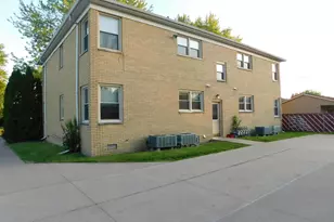 411 34th Ave, East Moline, IL 61244 - Photo 4