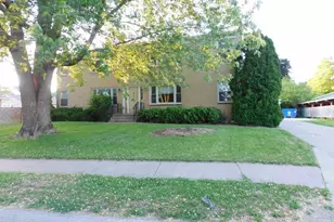 411 34th Ave, East Moline, IL 61244 - Photo 2
