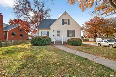 803 Holmes Street, Bettendorf, IA 52722 - Photo 4