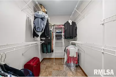 1120 Terrace Park Dr Drive, Bettendorf, IA 52722 - Photo 32