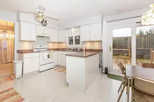 2705 36th St, Rock Island, IL 61201 - Photo 4