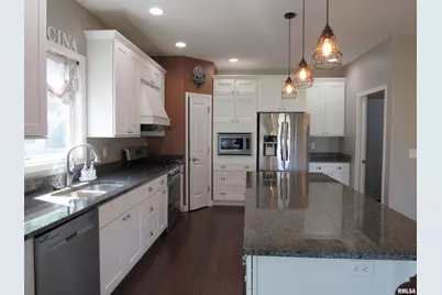 405 E Palace, Geneseo, IL 61254 - Photo 4