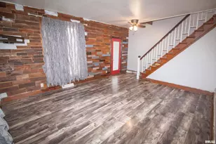 201 N 1st St, Alpha, IL 61413 - Photo 8