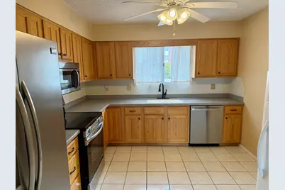 3721 35th Street #4, Moline, IL 61265 - Photo 4