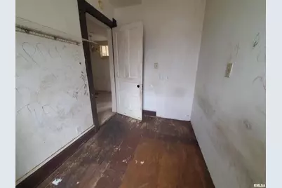 1031 10th Avenue, Rock Island, IL 61201 - Photo 18