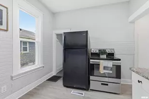 1839 7th St, Rock Island, IL 61201 - Photo 18