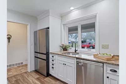 1520 Parklane Dr Drive, Bettendorf, IA 52722 - Photo 14