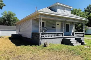 716 W Poplar St, Harrisburg, IL 62946 - Photo 2