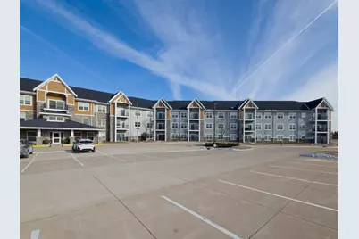 2592 Middle Road #313, Bettendorf, IA 52722 - Photo 2