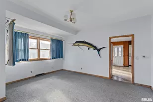 2709 16th St, Moline, IL 61265 - Photo 6