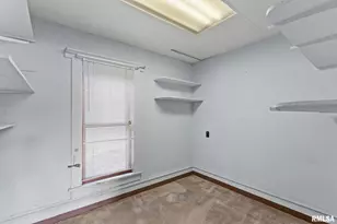 2709 16th St, Moline, IL 61265 - Photo 8