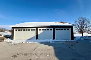 405 234th St St, Aledo, IL 61231 - Photo 6