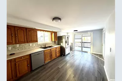 405 234th St Street, Aledo, IL 61231 - Photo 10