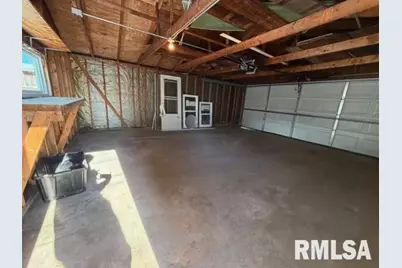 2113 N Marquette St Street, Davenport, IA 52806 - Photo 6