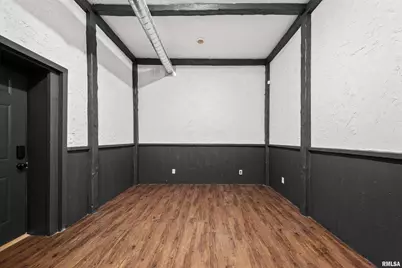 2400 24th Street, Rock Island, IL 61201 - Photo 10