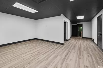 2400 24th Street, Rock Island, IL 61201 - Photo 16