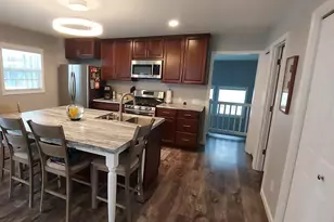 201 W E St, Alpha, IL 61413 - Photo 10