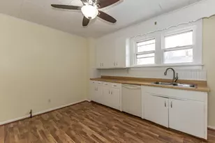 436 Hollis St, Kewanee, IL 62443 - Photo 12