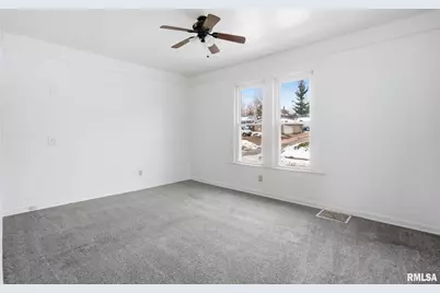 1306 17th Street, Moline, IL 61265 - Photo 6