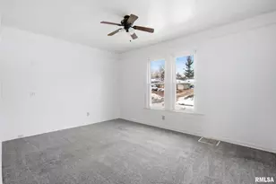 1306 17th St, Moline, IL 61265 - Photo 6