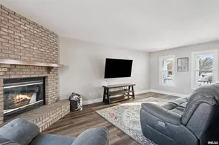 53 W Rose Ct, Geneseo, IL 61254 - Photo 2