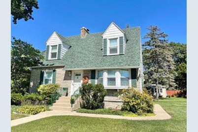 605 Roosevelt Road - Photo 1