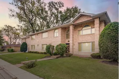 4275 W Jarvis Avenue, Lincolnwood, IL 60712 - Photo 1