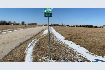 2447 N 4220th Road, Sheridan, IL 60551 - Photo 1