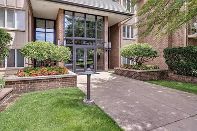 3 Oak Brook Club Drive #D102, Oak Brook, IL 60523 - Photo 1