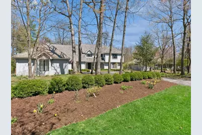 55 Trowbridge Circle, Lake Bluff, IL 60044 - Photo 1