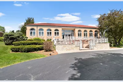 18 Royal Vale Drive, Oak Brook, IL 60523 - Photo 1