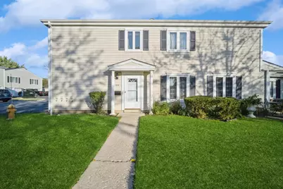 1373 Quaker Lane #129D, Prospect Heights, IL 60070 - Photo 1