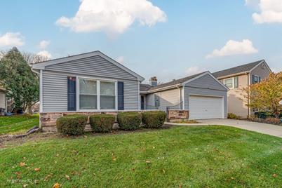 68 Cloverdale Lane, Schaumburg, IL 60194 - Photo 1