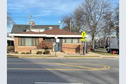 2434 W Peterson Avenue, Chicago, IL 60659 - Photo 1