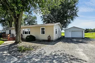 420 S Pne St, Piper City, IL 60959 - Photo 1