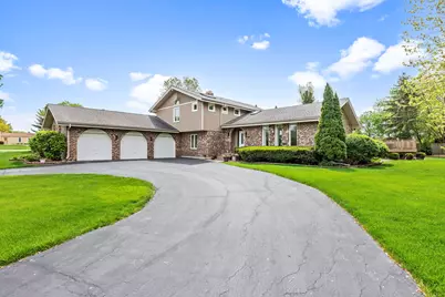 296 Martin Court, Bloomingdale, IL 60108 - Photo 1