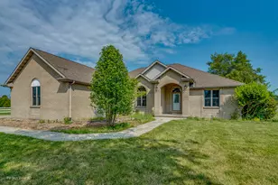 2335 Oakwood Ln, Marseilles, IL 61341 - Photo 1