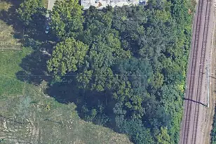 615 Hill St, Waukegan, IL 60085 - Photo 1