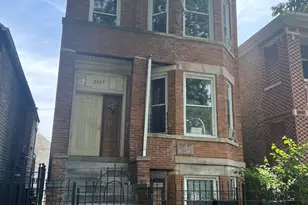 2523 S Whipple Ave, Chicago, IL 60623 - Photo 1