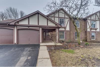 2710 Northampton Drive #B2, Rolling Meadows, IL 60008 - Photo 1