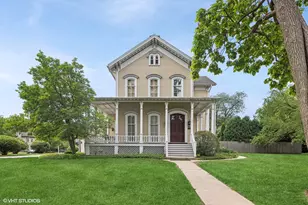 142 E 1st St, Hinsdale, IL 60521 - Photo 1